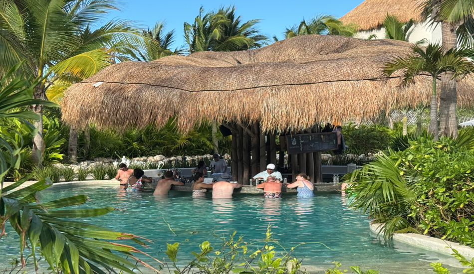 Swim-up bars are a popular amenity at Secrets Moxche Playa del Carmen. (Randy Mink Photo)
