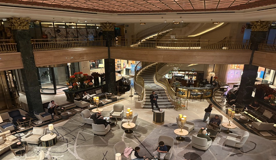 El Patio lobby bar at Four Seasons is a place for hotel guests and the public to mingle amidst original fixtures from the room’s time as the Spanish Credit Bank.