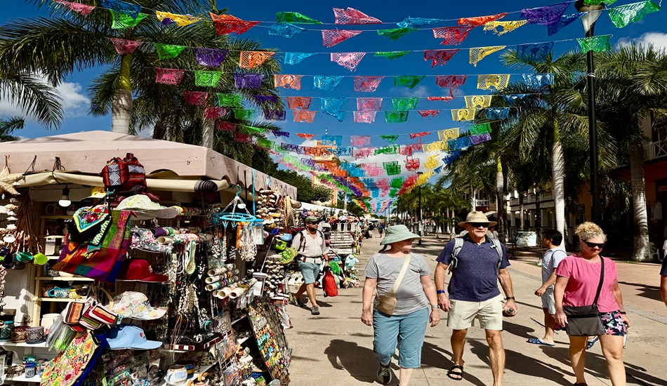 Souvenir stalls on the central plaza in downtown San Miguel, Cozumel. (Randy Mink Photo)  