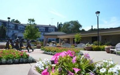 Groups Gravitate to Green Lake, Wisconsin