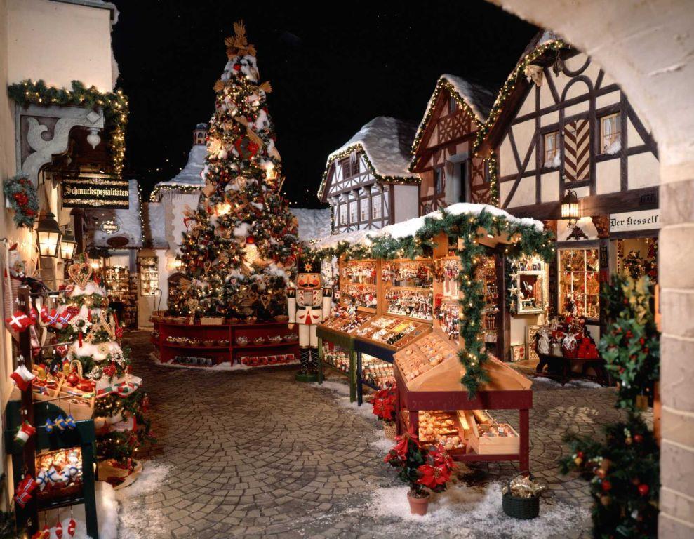 Yankee Candle South Deerfield Bavarian Christmas Village