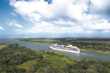 Coral Princess on Gatun Lake