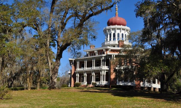 Natchez Turns 300