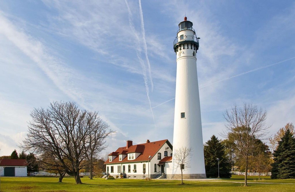 Explore Wisconsin’s Lighthouses & Waterways