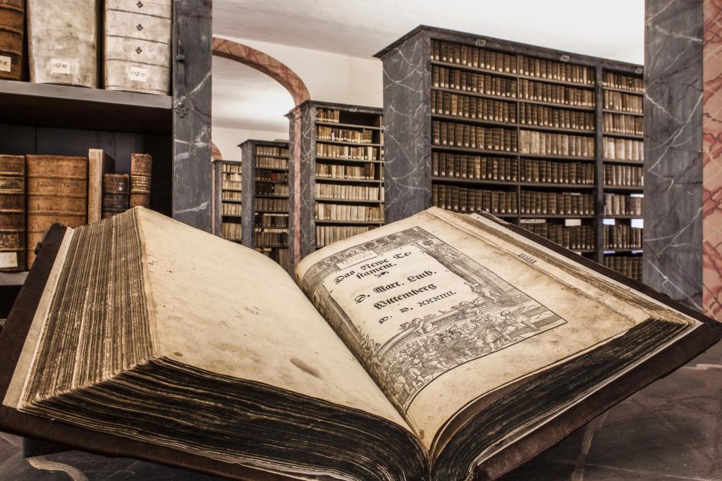 A Luther bible in the library of the Francke Foundations in Halle (Saale) - Harald Krieg IMG Sachsen-Anhalt