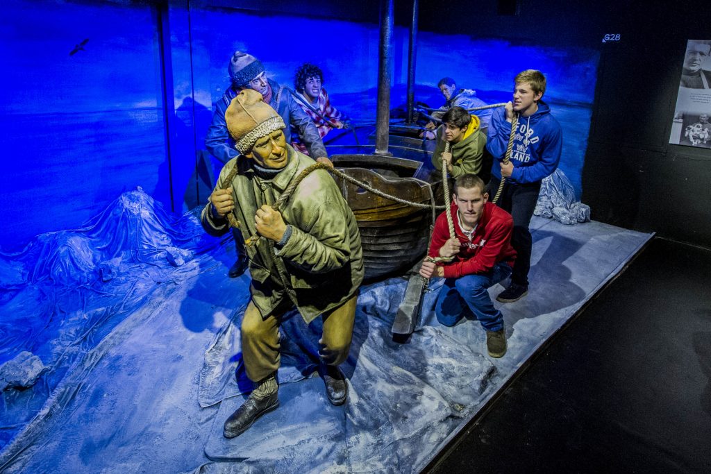 Tourists can pose with Antarctica explorer Ernest Shackleton at Historia Fueguina Thematic Gallery.