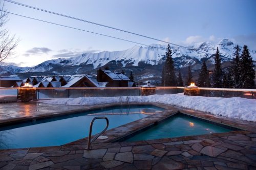 Night-time-pool-shot