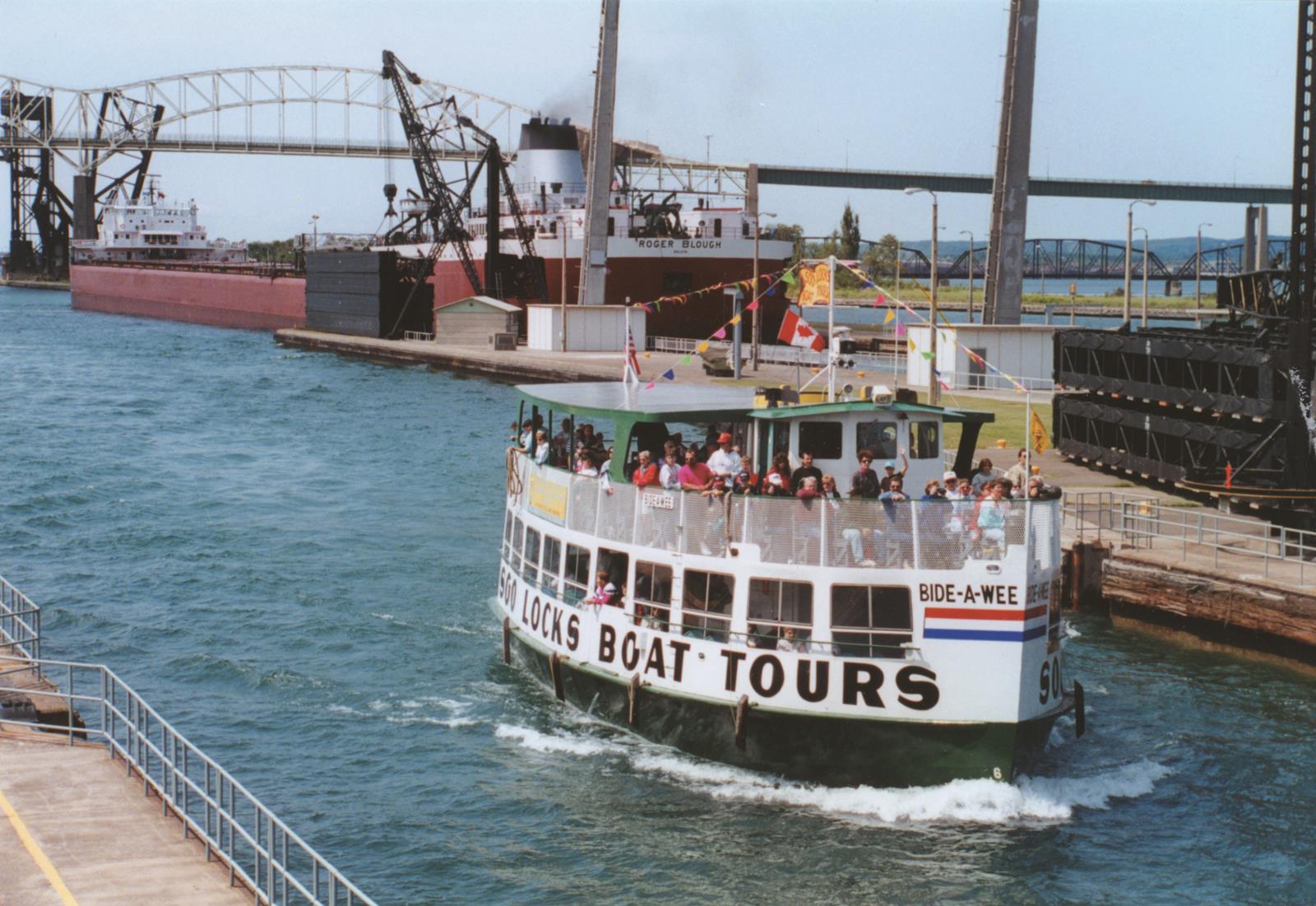 Shipwrecks, Lighthouses and Waterfalls in Michigan’s Upper Peninsula