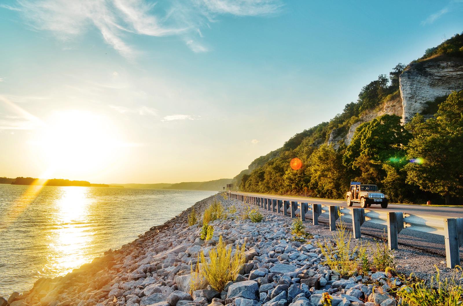 Explore Great River Road and Route 66 in Southern Illinois