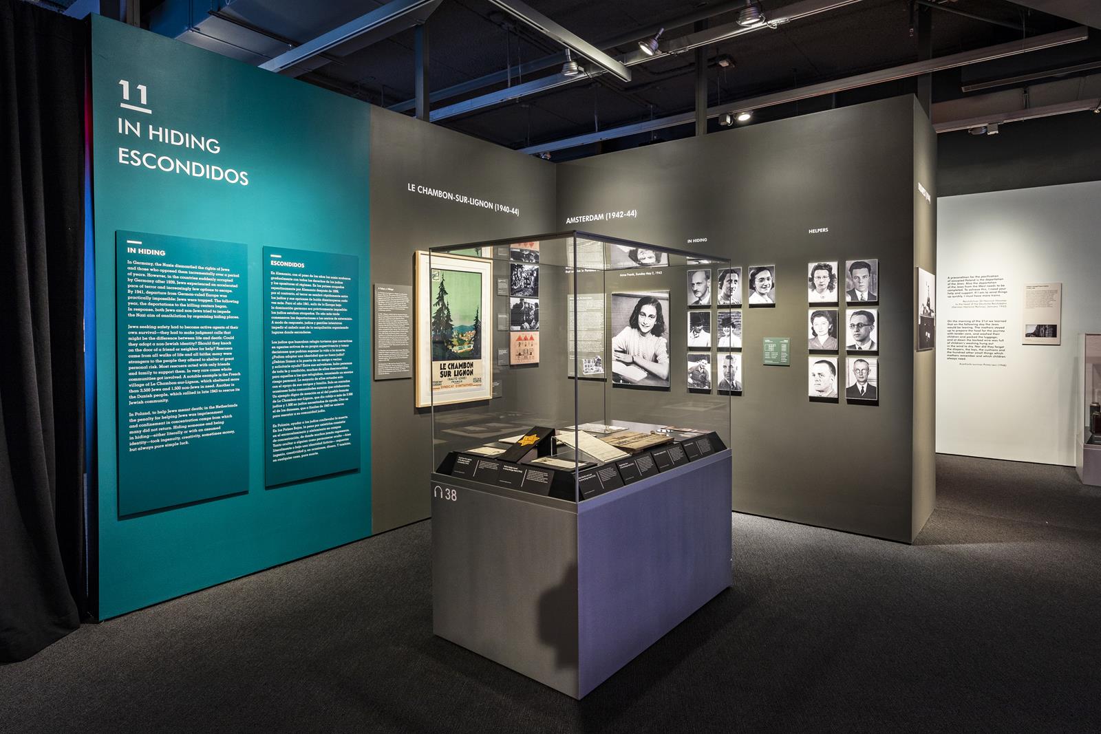 Anne Frank - Artifacts Case