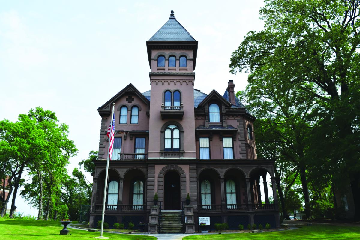 historic homes to tour in tennessee