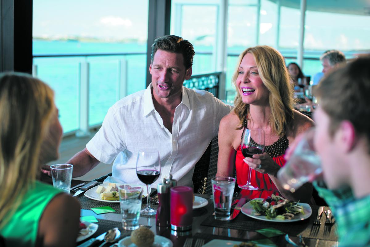 VCG2020_ncl_Brkwy_Moderno_Fam5 copy_1200x800 Cruise ship dining