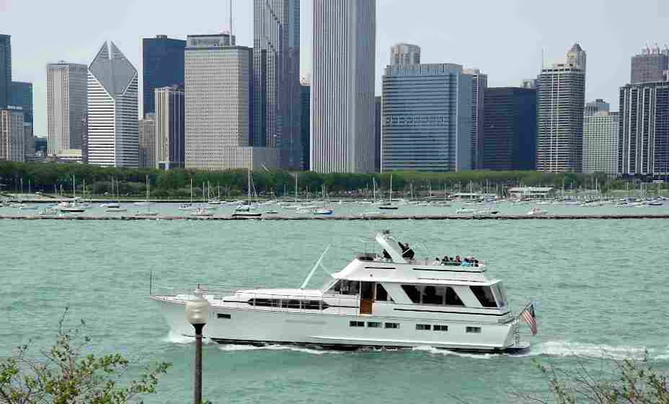 Sophisticated Lady Lake Michigan cruises