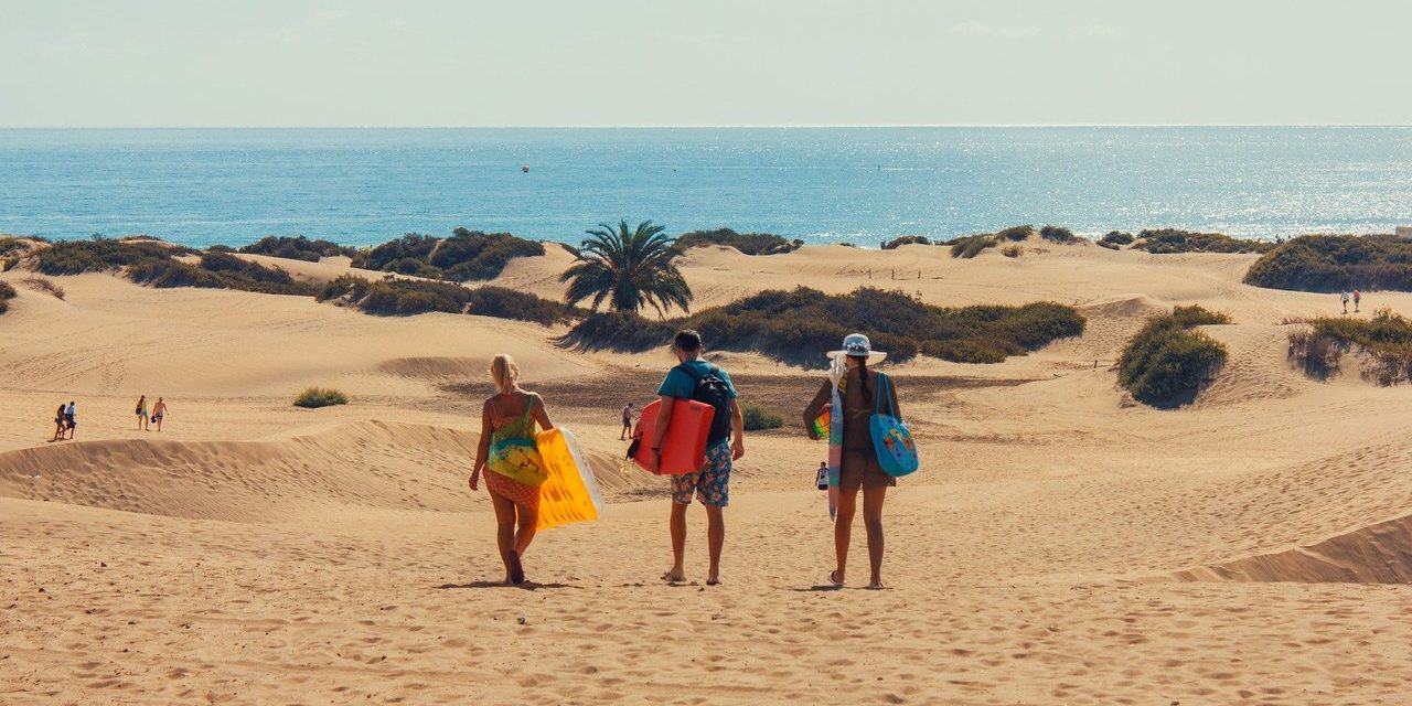 Explore La playa de Maspalomas en Gran Canaria