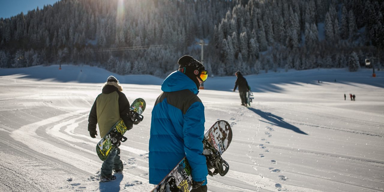 Snowboarding 2021: 3 Destinations on a Student’s Budget