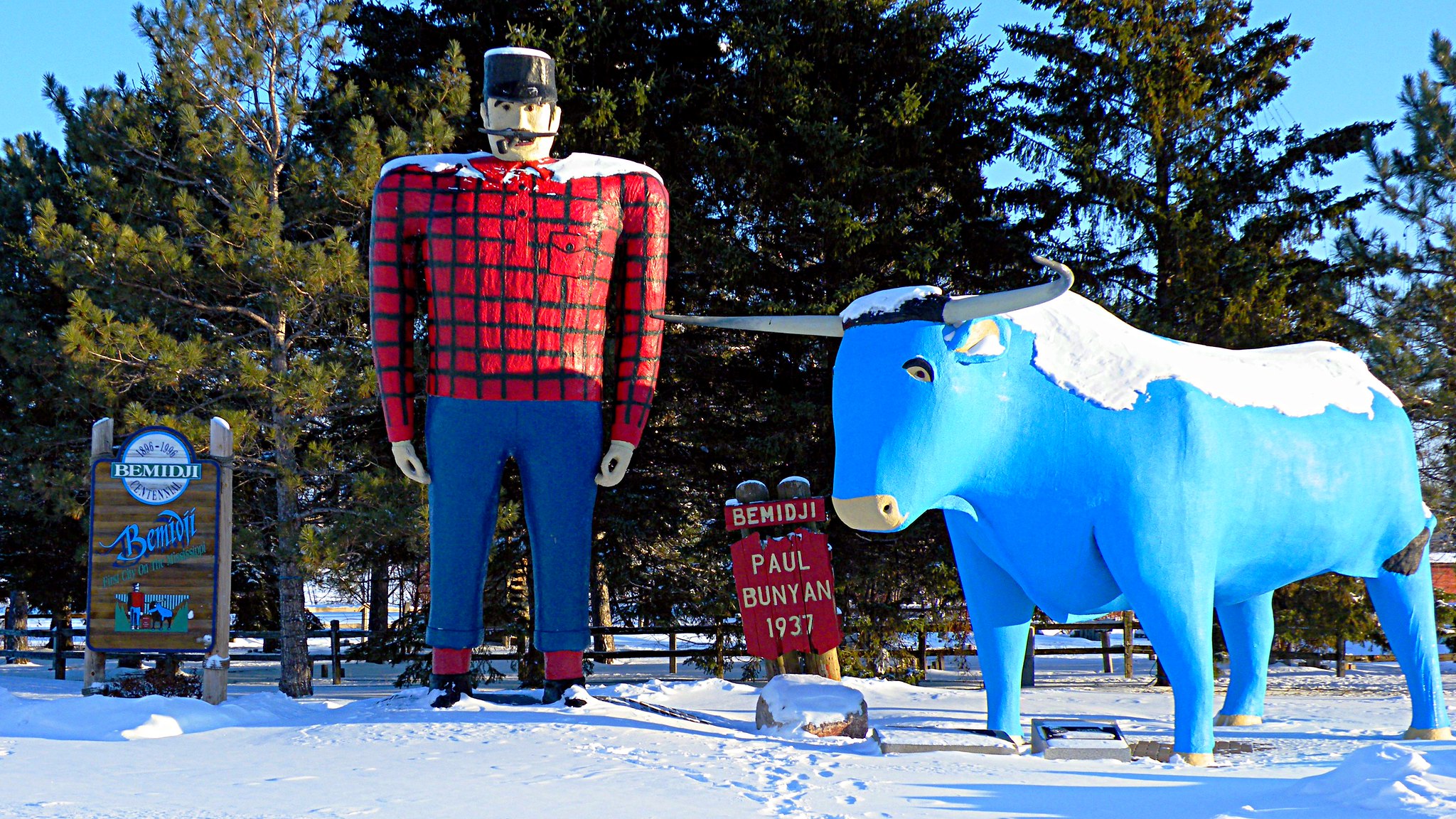 Places to see in MInnesota include Paul Bunyan and Babe at Bemidji