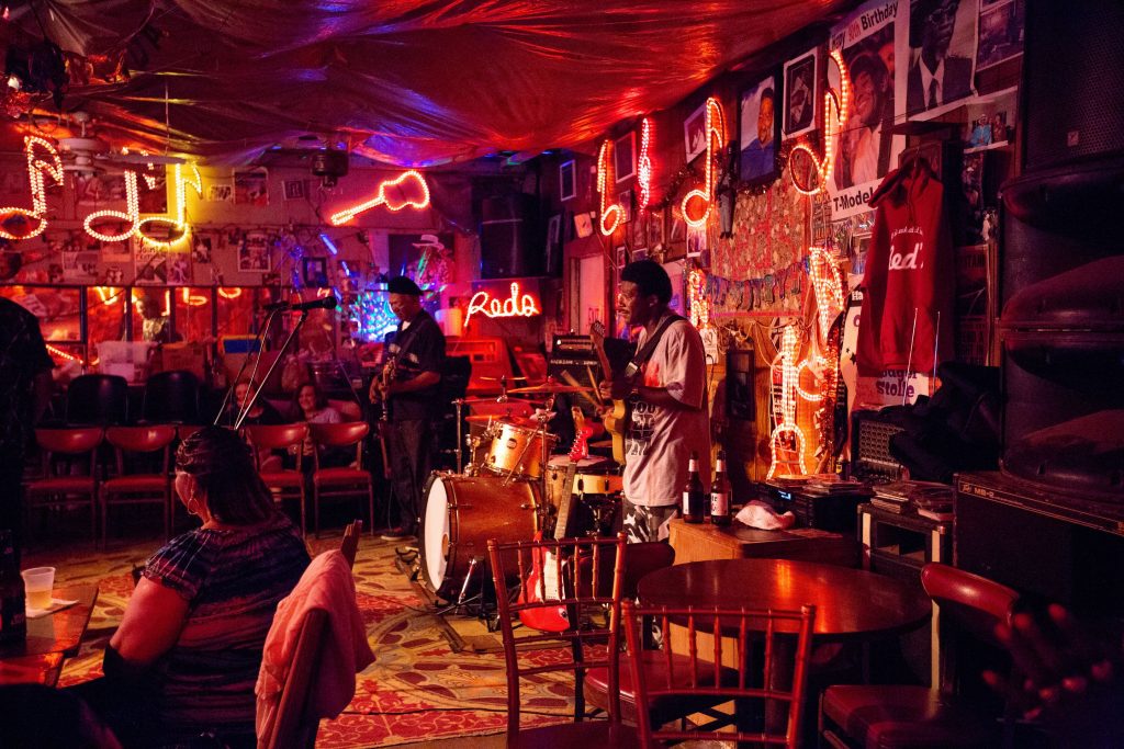 Enjoy a true Mississippi Delta blues experience by attending a live performance at Red’s Lounge in Clarksdale.
