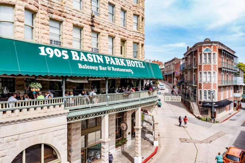 The 1905 Basin Park Hotel in downtown Eureka Springs. (Photo credit: 1905 Basin Park Hotel}