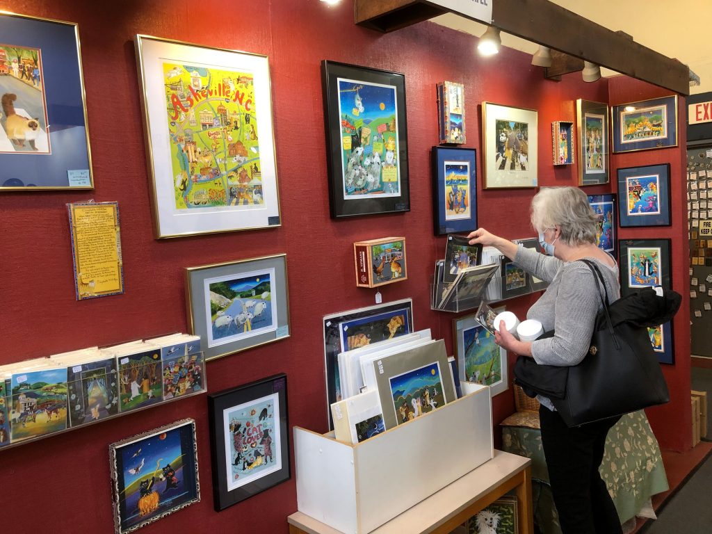 Kress Emporium is one of many art galleries in downtown Asheville, North Carolina. (Randy Mink Photo)