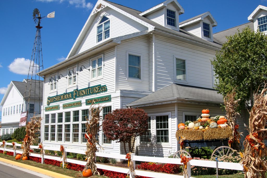 Downtown Shipshewana, full of charming shops, gussies itself up in fall finery. (Photo credit: Blue Gate Hospitality)