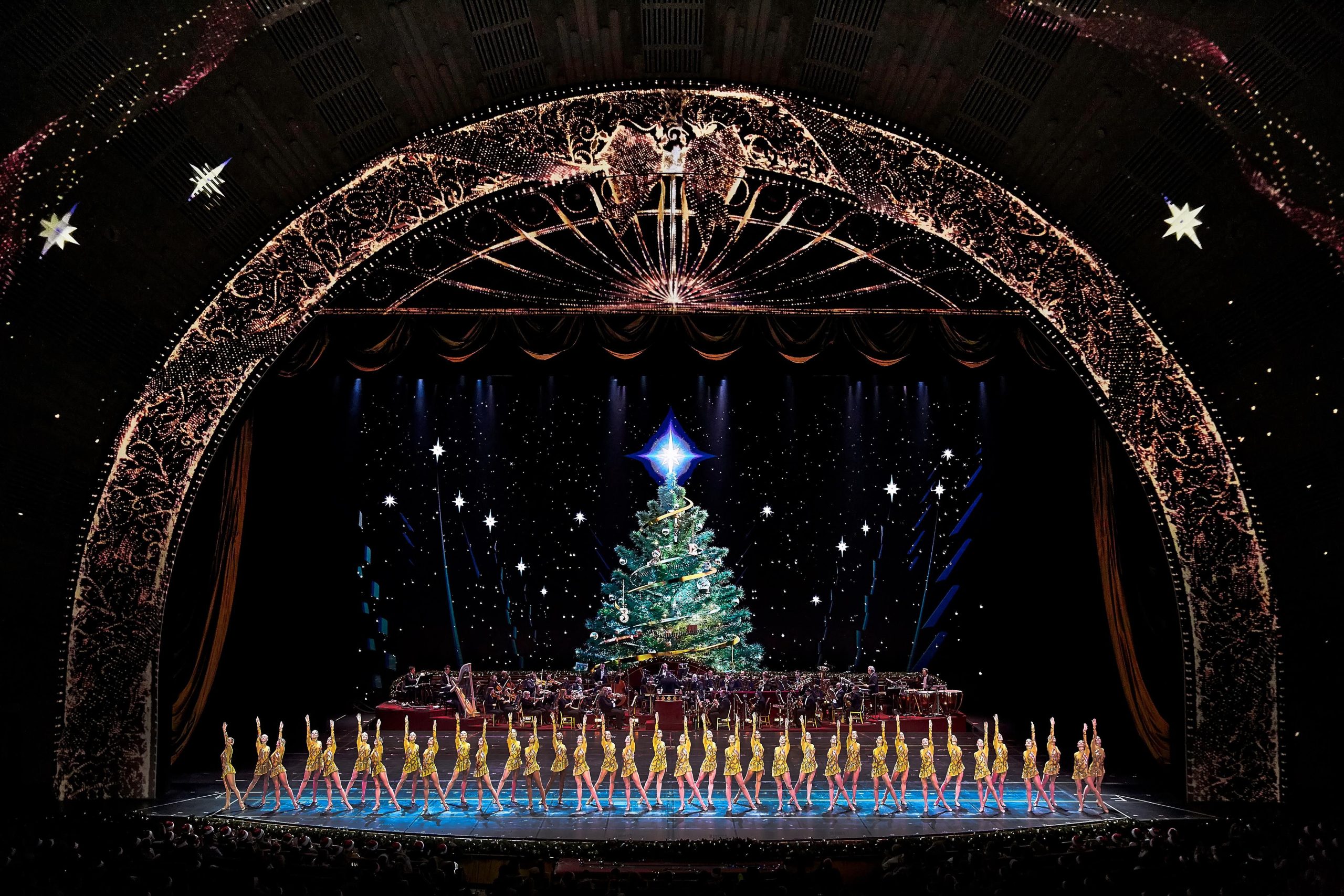 The Christmas Spectacular combines classic holiday music and showstopping choreography with technological elements that extend the show beyond the stage to transport audiences from their seats right to the center of the action. Photo courtesy of Madison Square Garden