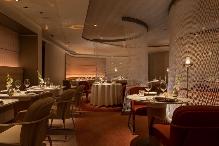 Le Voyage by Chef Daniel Boulud is this cruise ship’s fine dining restaurant. (Photo credit: Celebrity Cruises)