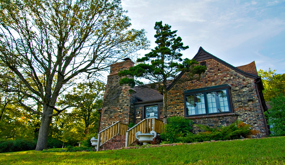 The first home of Bill and Hillary Clinton, located at 930 W. Clinton Drive in Fayetteville, is open for tours. (Photo credit: Arkansas Tourism)