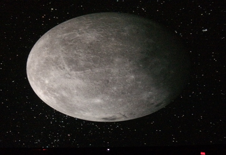 Planetarium moon