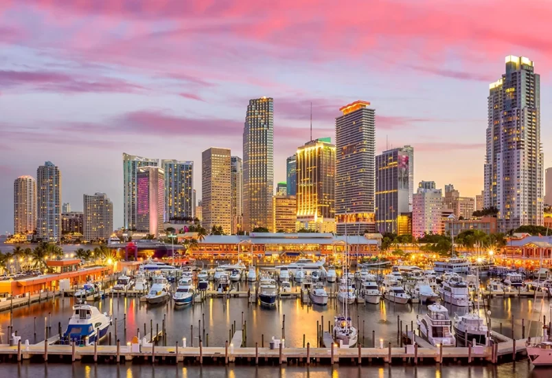 Miami skyline at sunset. Photo credit Freepik