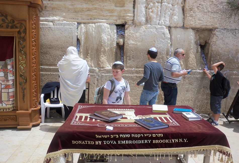 Western Wall Worshipers (1)