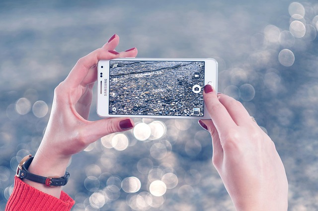 5 Ways eSIMs Can Make Group Travel Easier and Safe