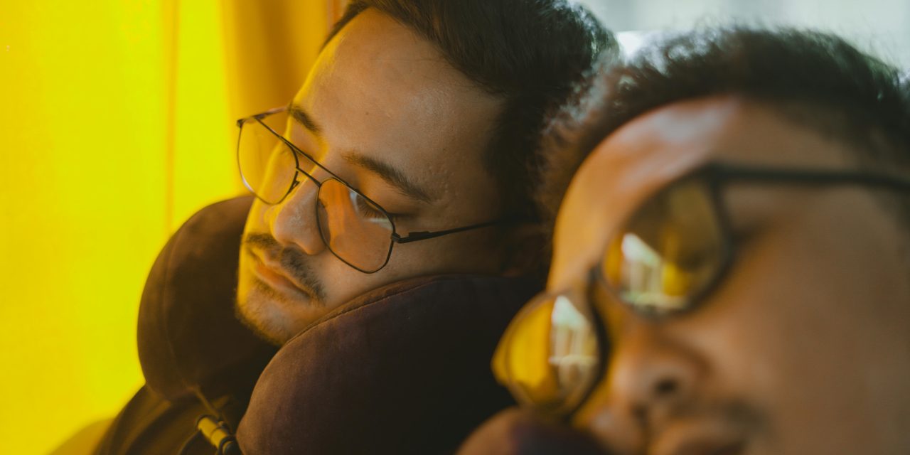 9 Must-Have Gadgets for Long-Haul Flights