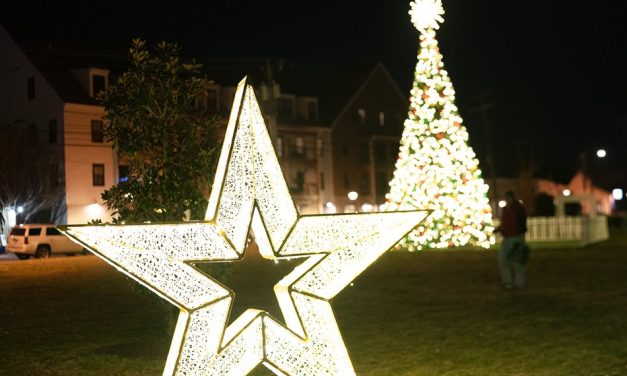 Twinkling Lights & Holiday Delights in Fredericksburg, Virginia