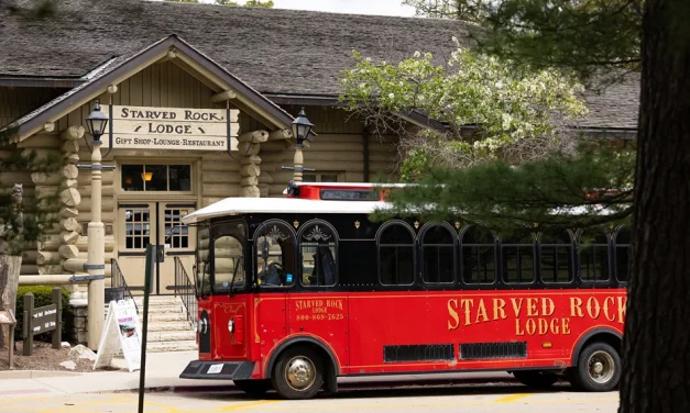 Escape to Starved Rock Country