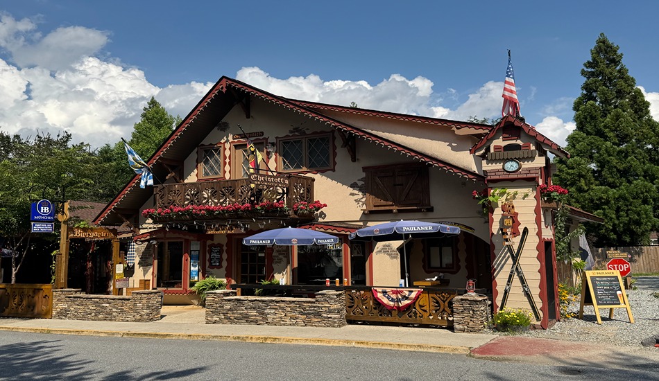 The town of Helen offers a touch of the Old World. (Photo credit: Alpine Helen/White County CVB)