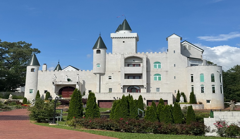 Uhuburg Castle takes visitors back to Renaissance times. (Randy Mink Photo)