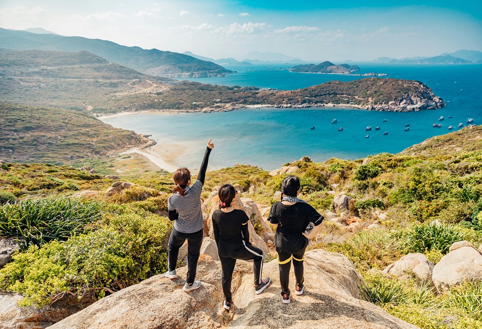 Women’s Groups: Beyond the Itinerary