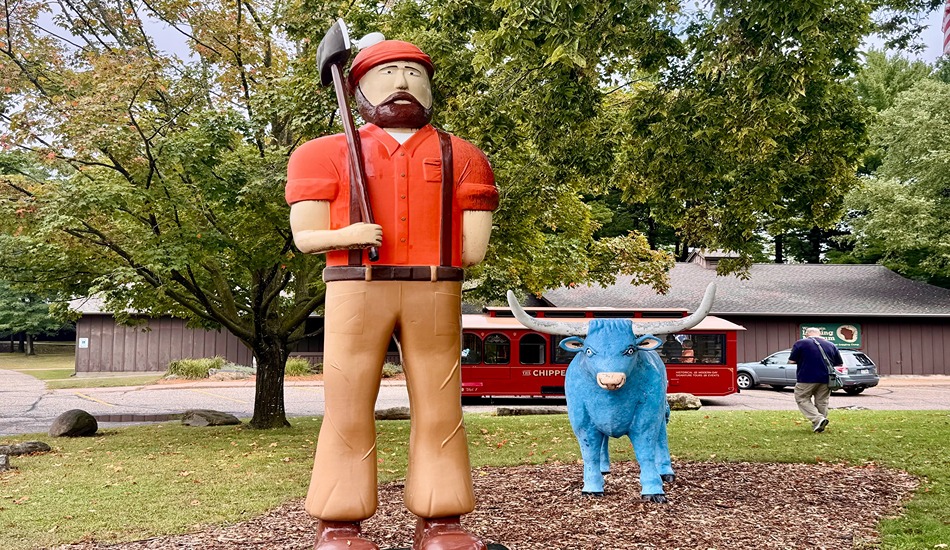 Paul Bunyan and Babe the Blue Ox. (Randy Mink Photo)